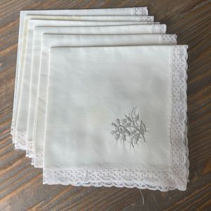 Set of 6 hand embroidered flower vintage cloth napkins lace